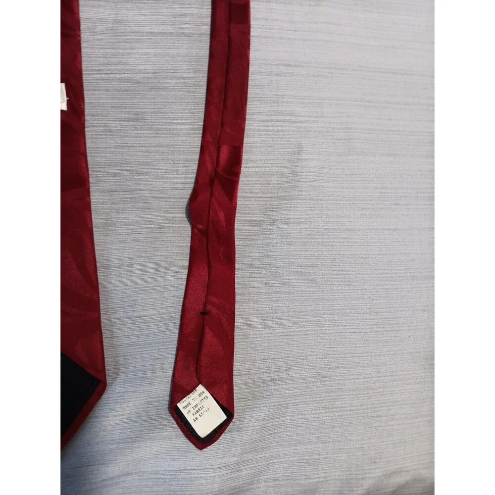 Vintage Red Bud Light Tie Budweiser I Love You Man Fishing Beer 58x4